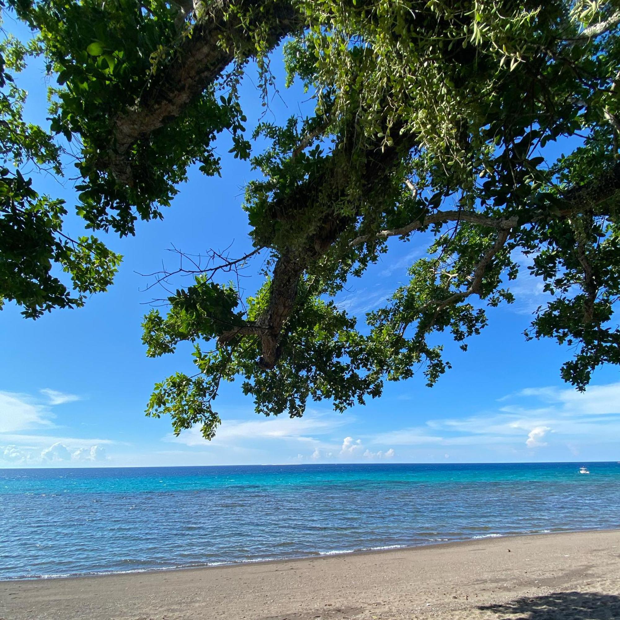 Camiguin Island Golden Sunset Beach Club Mambajao Extérieur photo